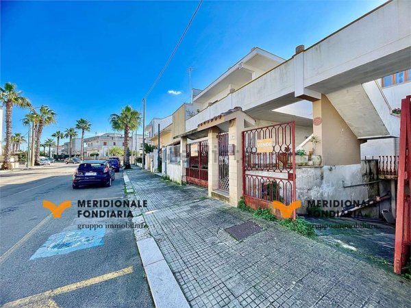 casa indipendente in vendita a Martano