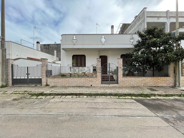 casa indipendente in vendita a Martano