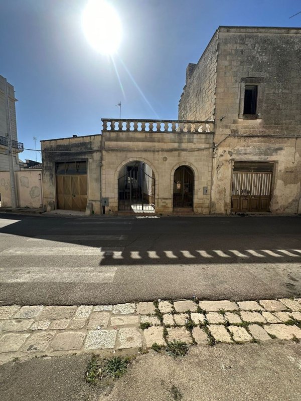 casa indipendente in vendita a Martano