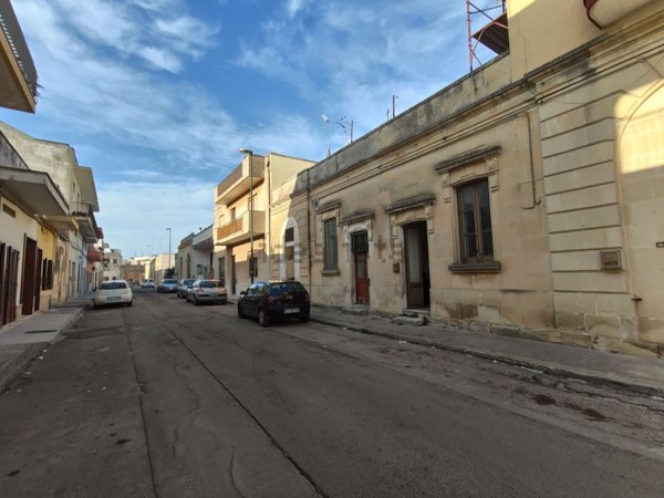 casa indipendente in vendita a Martano