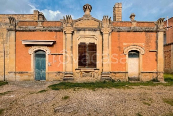 locale commerciale in vendita a Martano