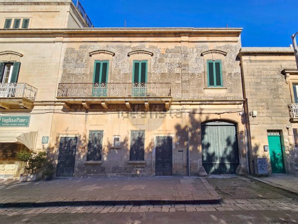 casa indipendente in vendita a Martano