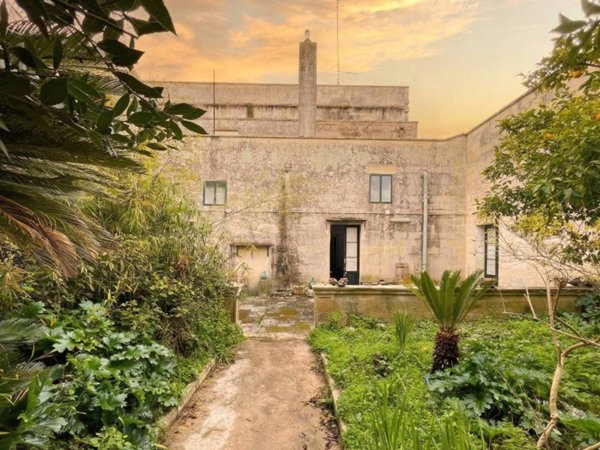 casa indipendente in vendita a Martano