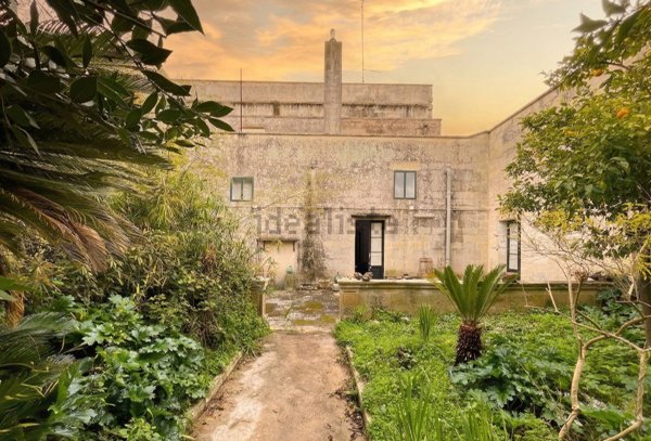 casa indipendente in vendita a Martano