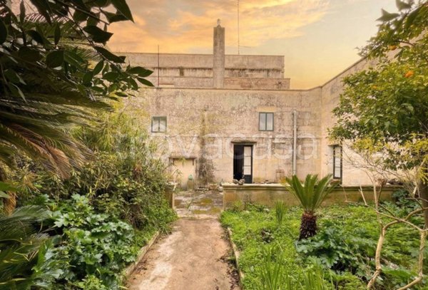 casa indipendente in vendita a Martano