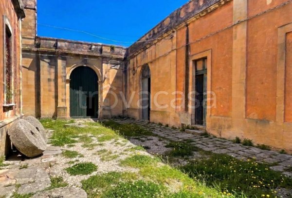 intera palazzina in vendita a Martano