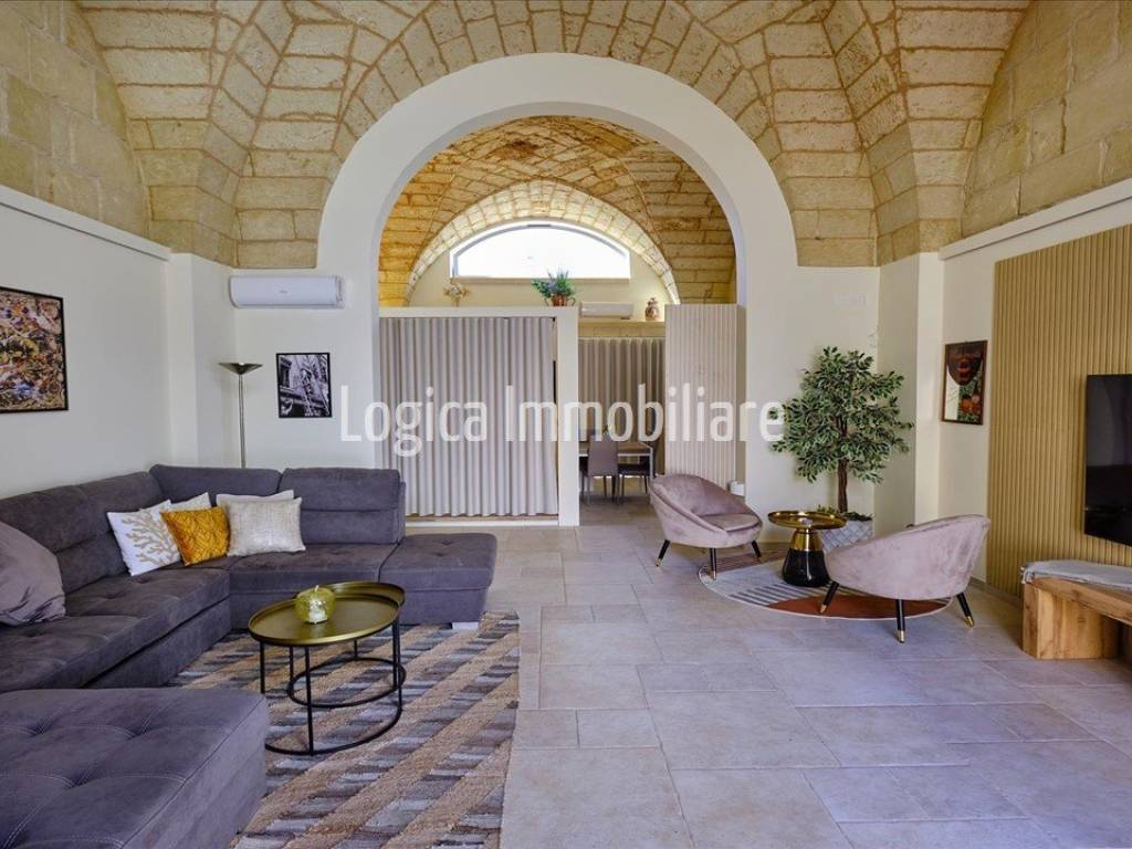 casa indipendente in vendita a Martano