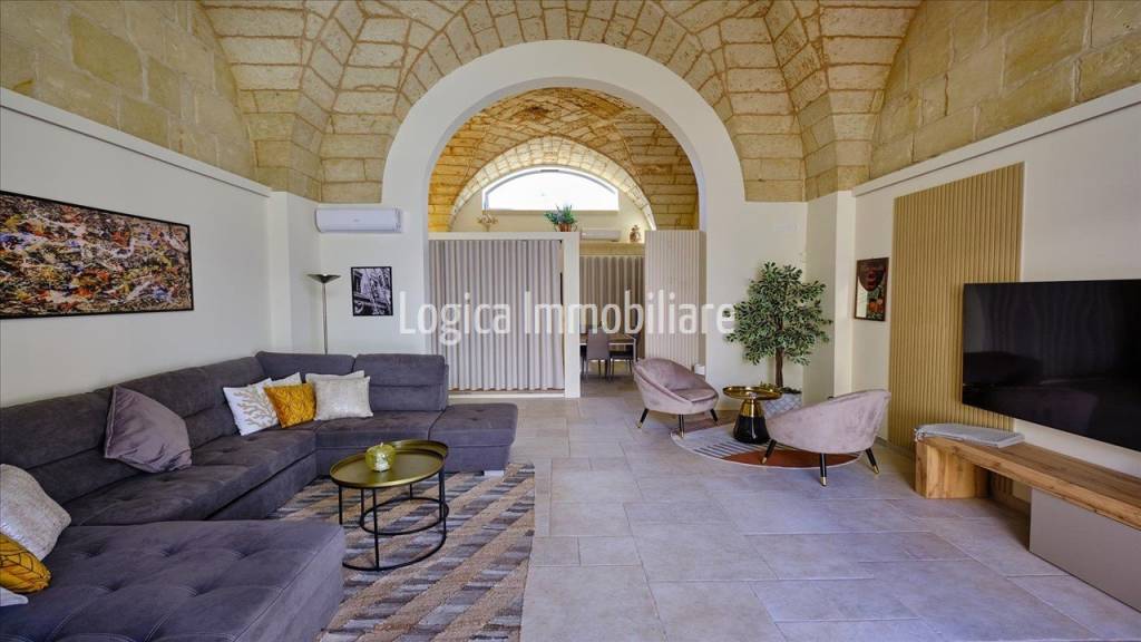 casa indipendente in vendita a Martano