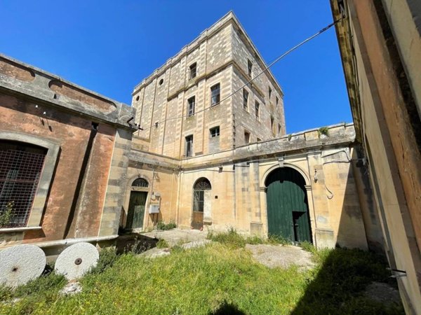 intera palazzina in vendita a Martano