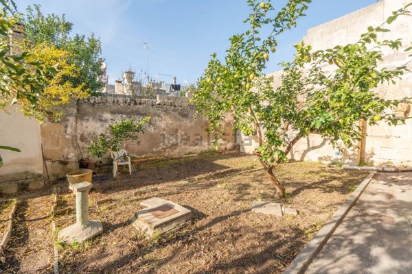 casa indipendente in vendita a Martano