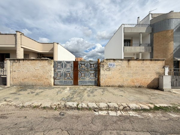 casa indipendente in vendita a Martano