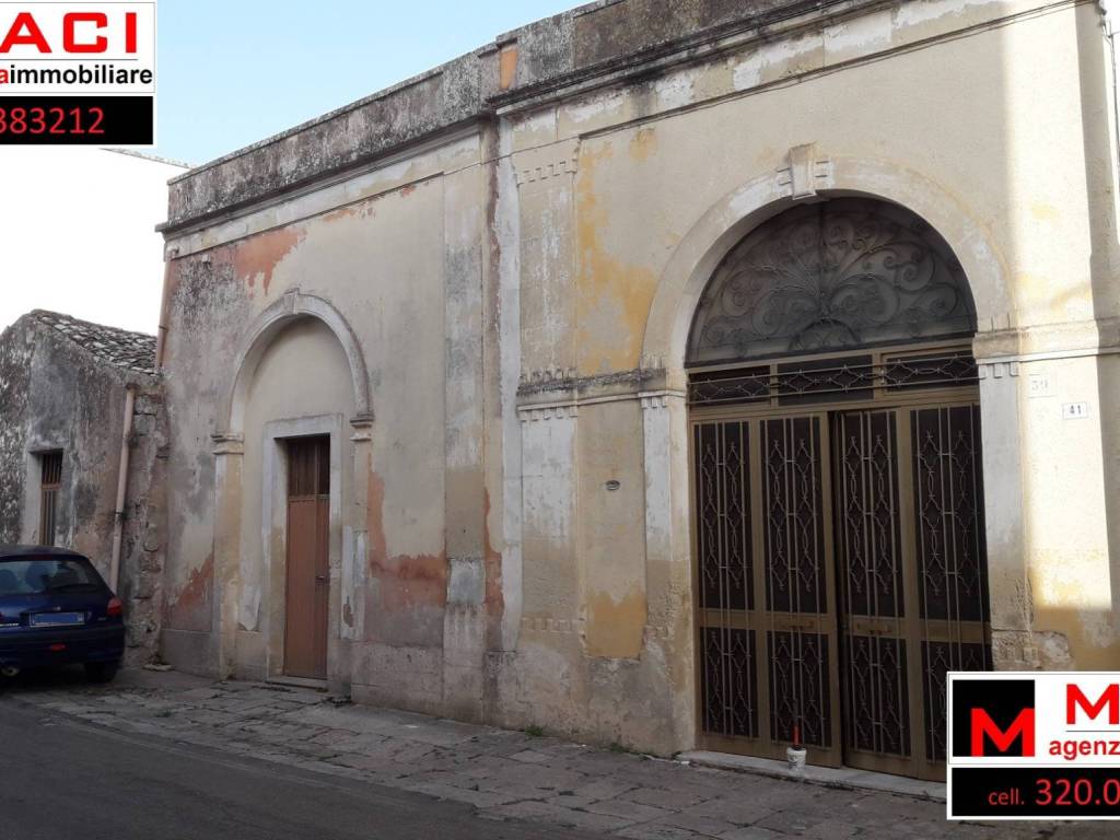 casa indipendente in vendita a Martignano
