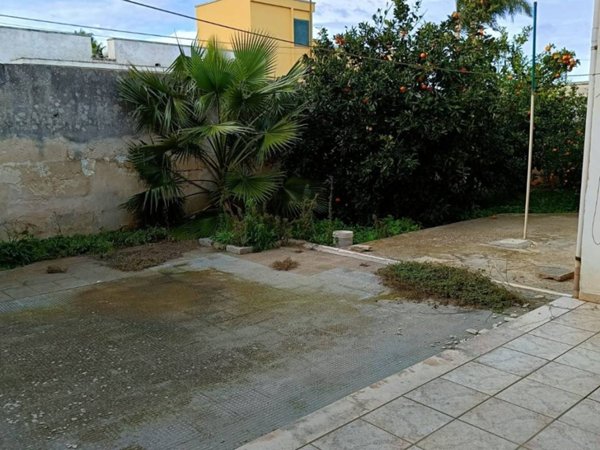 casa indipendente in vendita a Martignano