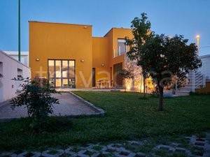 casa indipendente in vendita a Martignano