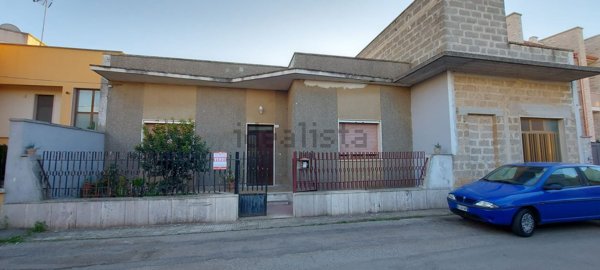 casa indipendente in vendita a Martignano