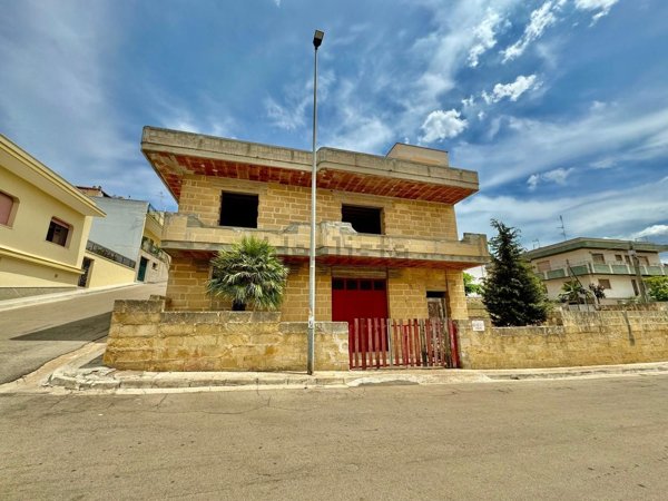casa indipendente in vendita a Matino