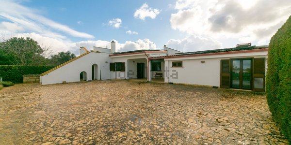 casa indipendente in vendita a Matino