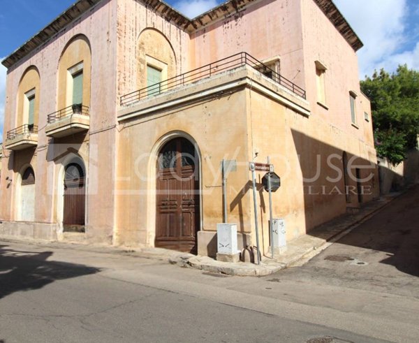 locale commerciale in vendita a Matino