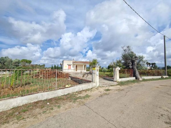 casa indipendente in vendita a Matino