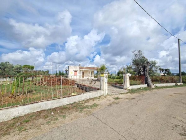 casa indipendente in vendita a Matino