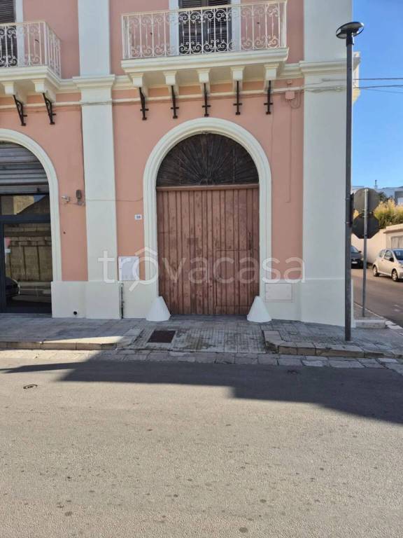 negozio in vendita a Matino