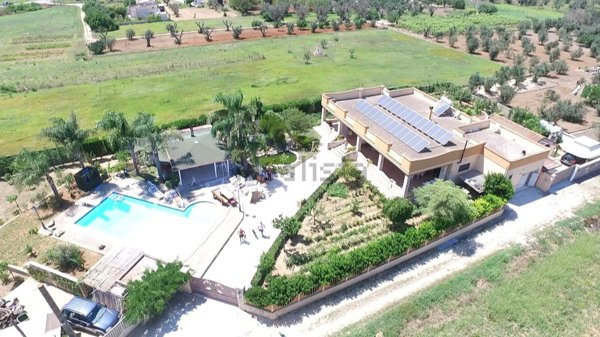 casa indipendente in vendita a Matino