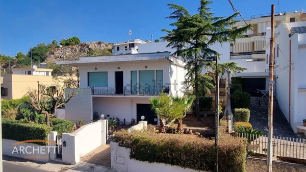 casa indipendente in vendita a Matino