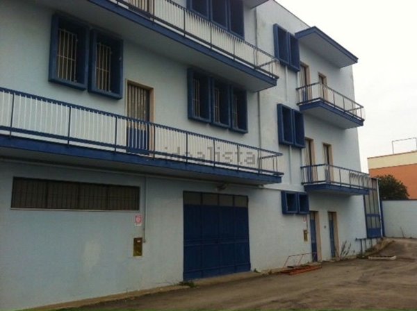 locale commerciale in vendita a Matino