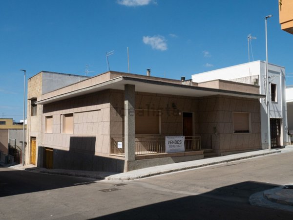 casa indipendente in vendita a Matino