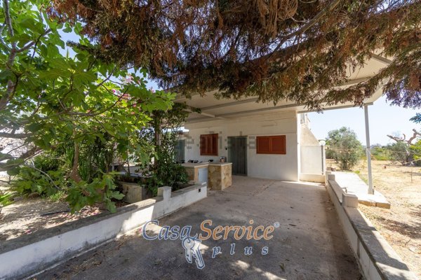 casa indipendente in vendita a Matino