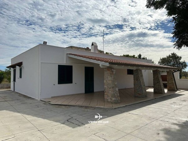 casa indipendente in vendita a Matino