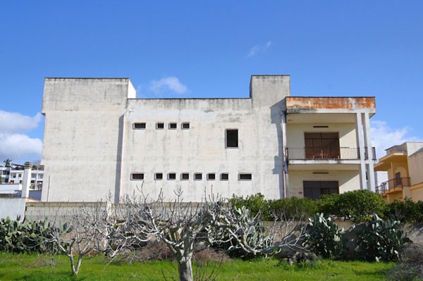 locale di sgombero in vendita a Matino