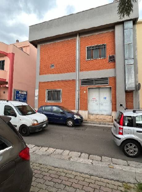 locale commerciale in vendita a Matino