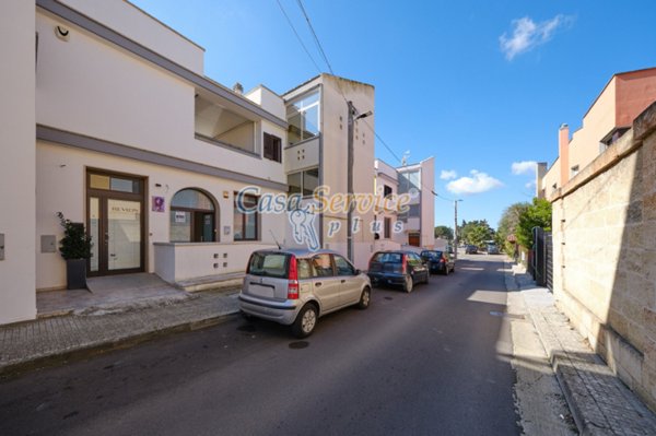 negozio in vendita a Matino in zona Bosco