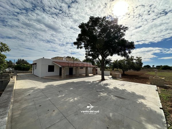 casa indipendente in vendita a Matino