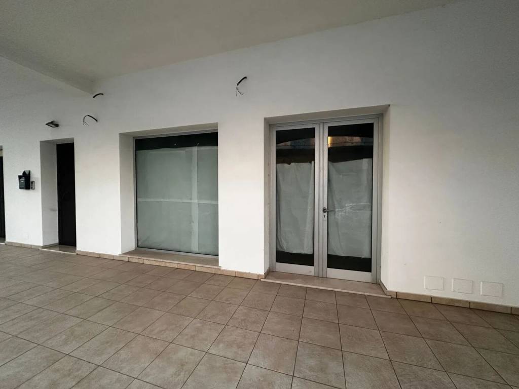 negozio in vendita a Matino