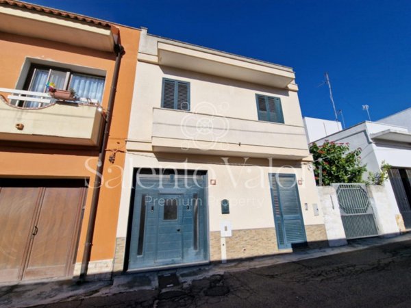 casa indipendente in vendita a Matino