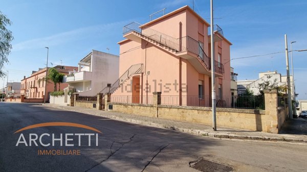 casa indipendente in vendita a Matino in zona Bosco