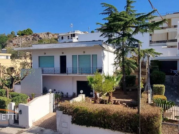 casa indipendente in vendita a Matino