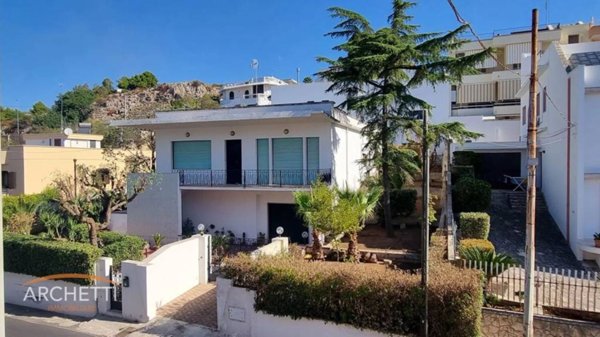 casa indipendente in vendita a Matino