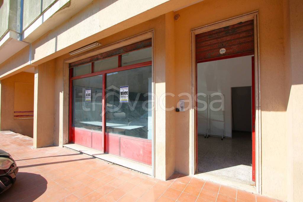 negozio in vendita a Matino in zona Bosco