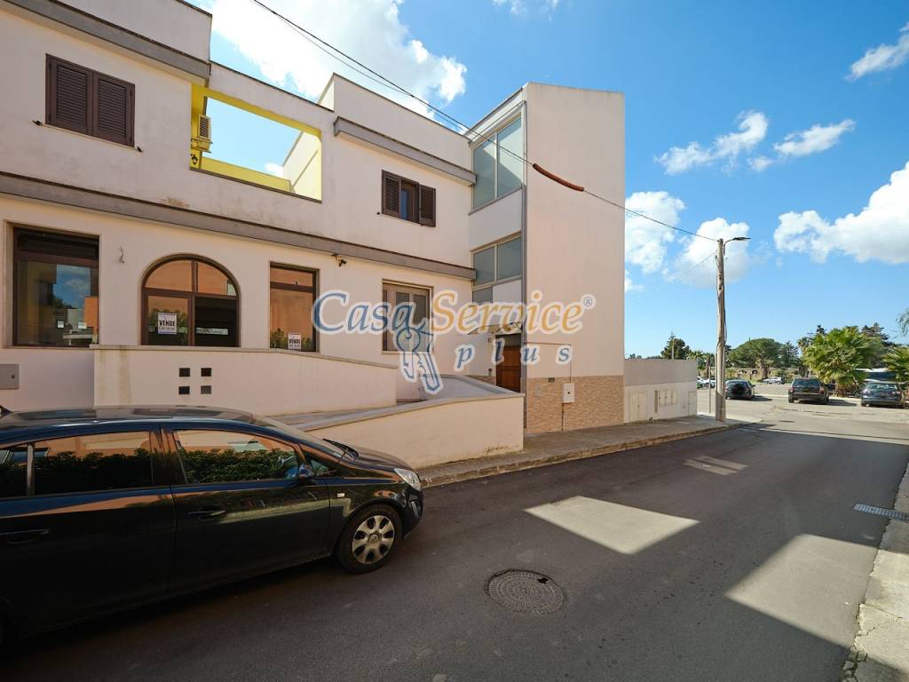 negozio in vendita a Matino in zona Bosco