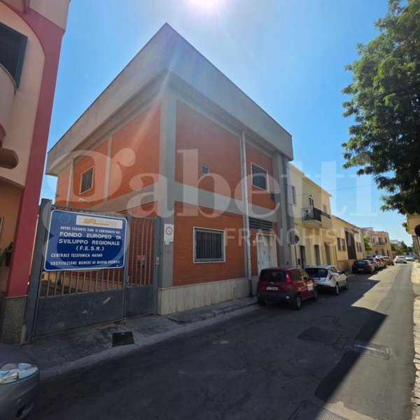 ufficio in vendita a Matino in zona Bosco