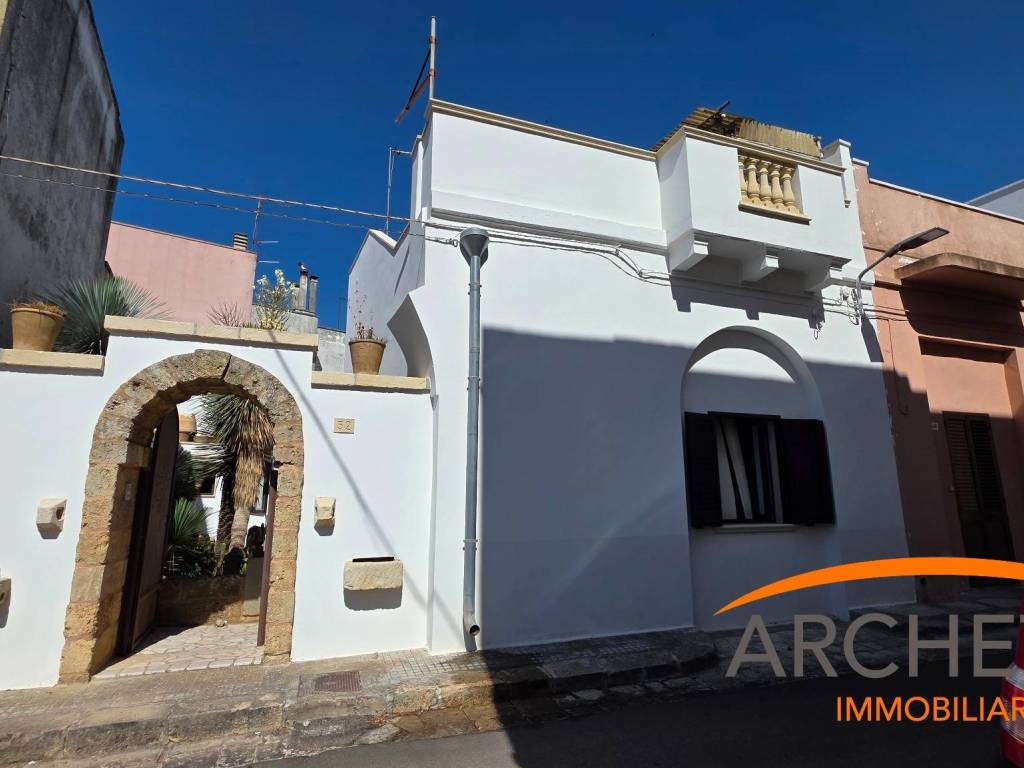 casa indipendente in vendita a Matino in zona Bosco