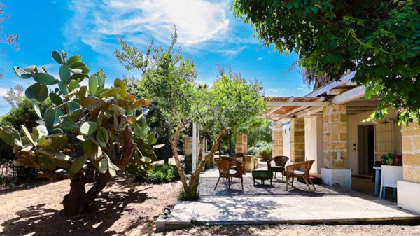 casa indipendente in vendita a Matino in zona Bosco
