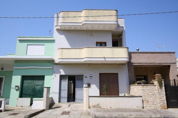 casa indipendente in vendita a Matino in zona Bosco