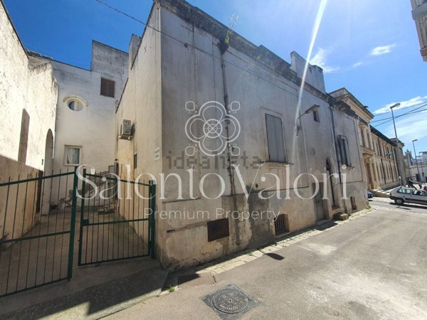 casa indipendente in vendita a Matino in zona Bosco