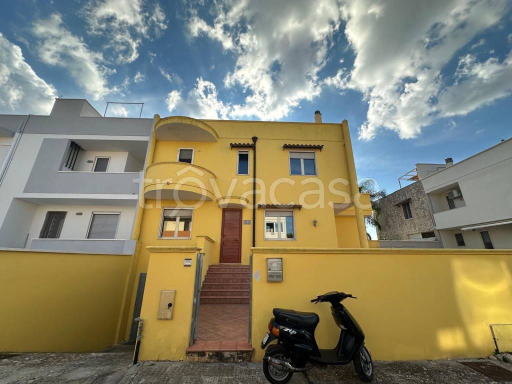 casa indipendente in vendita a Matino in zona Bosco