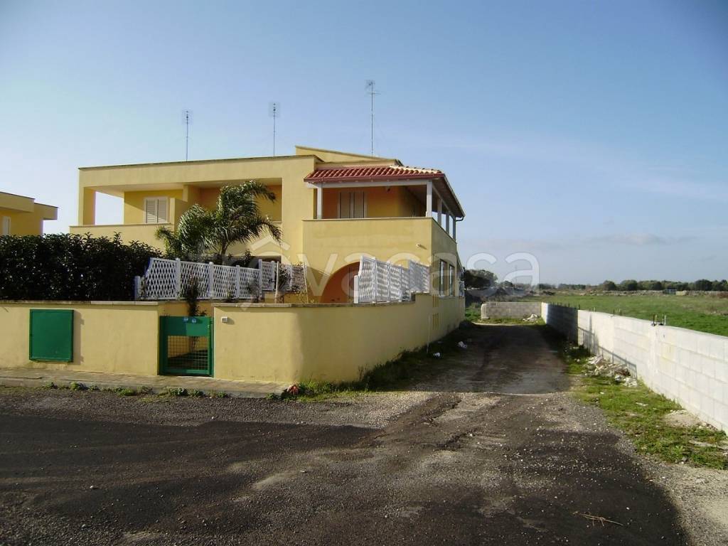 casa indipendente in vendita a Melendugno in zona Torre Saracena