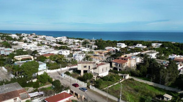 casa indipendente in vendita a Melendugno in zona Torre Specchia